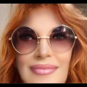 Meet your Posher, Ellen